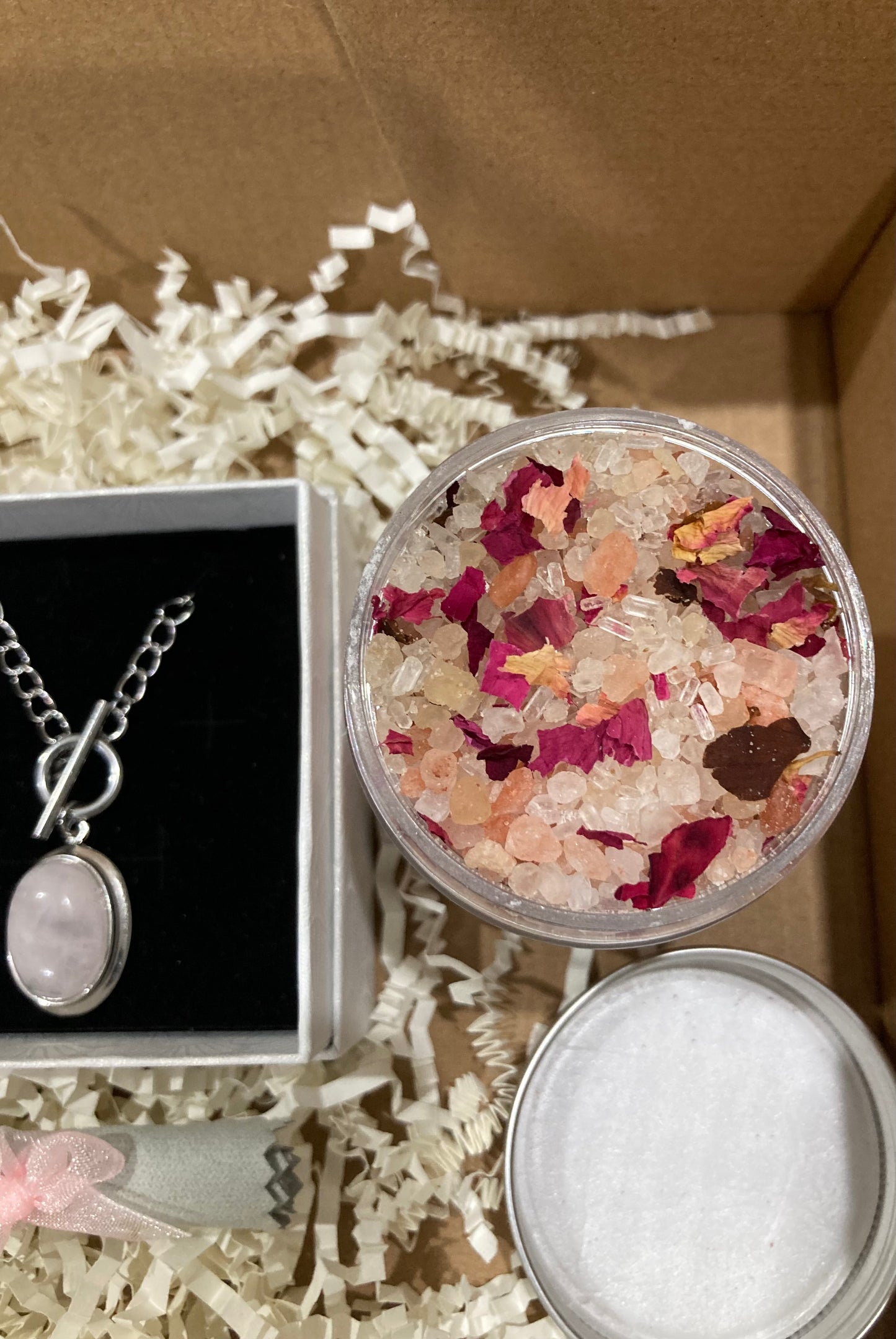 The Small Rose Quartz Gift Pack Hamper - Rescinti