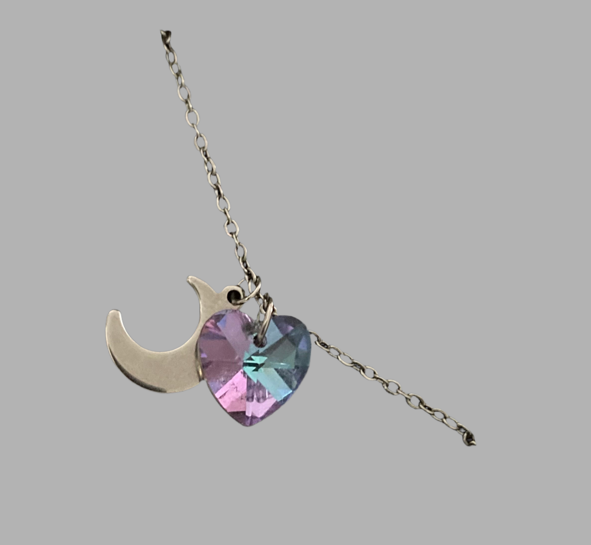 Dainty Moon & Crystal Heart Stainless Steel Bracelet - (Six Colours Available) - Rescinti