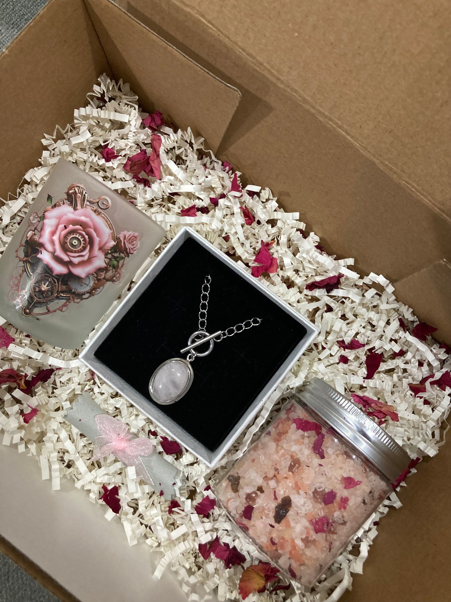 The Small Rose Quartz Gift Pack Hamper - Rescinti