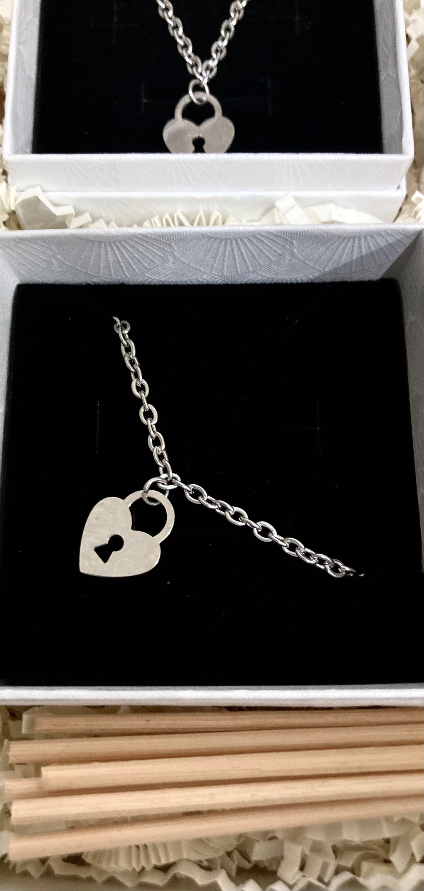 The Large Stainless Steel Heart Jewellery Gift Box - Rescinti