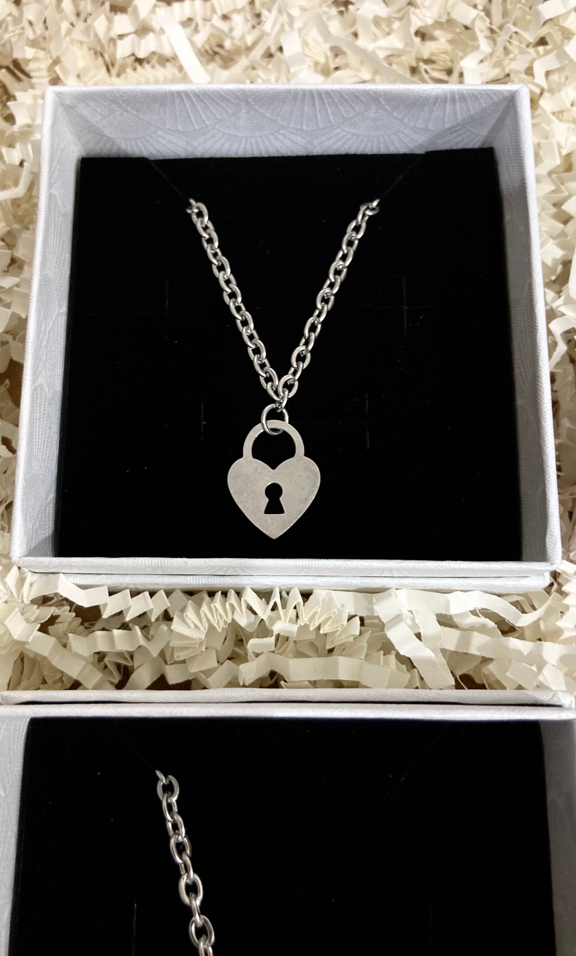 The Large Stainless Steel Heart Jewellery Gift Box - Rescinti