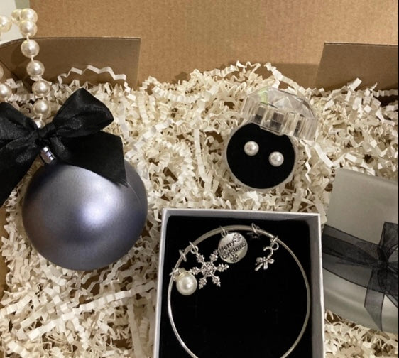 The Christmas Glam Pack Gift Pack Hamper - Rescinti