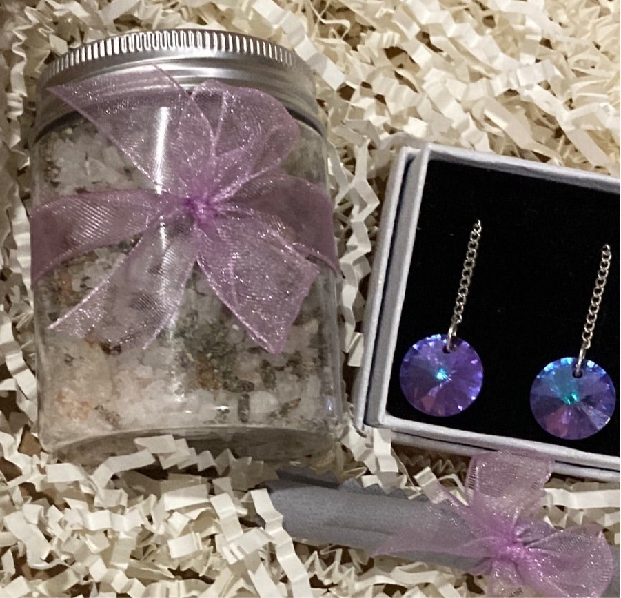 The Violet Dangle Earring Gift Pack Hamper - Rescinti