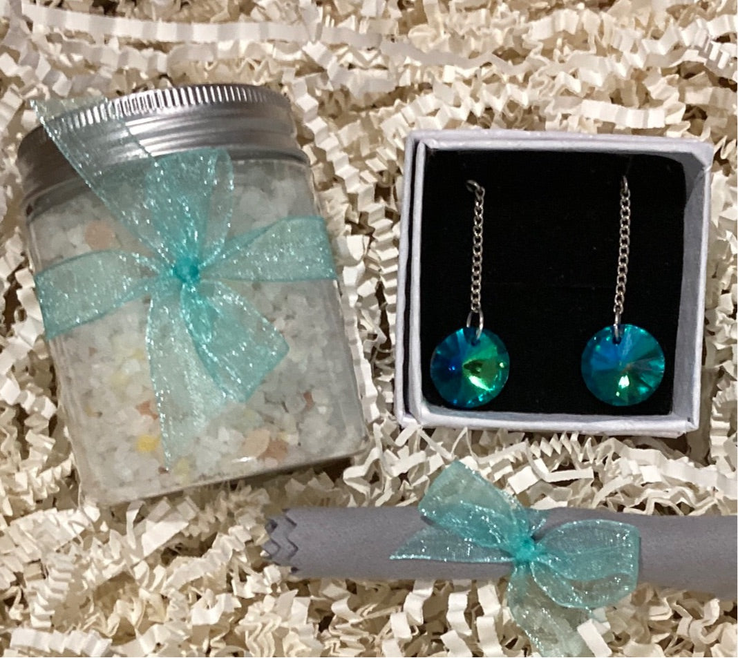 The Green Dangle Earring Gift Pack Hamper - Rescinti